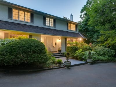 Luxury estate at 2861 Tudor Avenue, Victoria, BC — photo 5