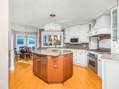 Luxury estate at 7504 Kennedy Lane, Vernon, BC — photo 9