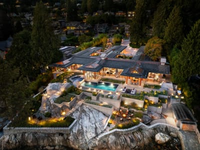 Luxury estate at West Bay, West Vancouver, BC — photo 1