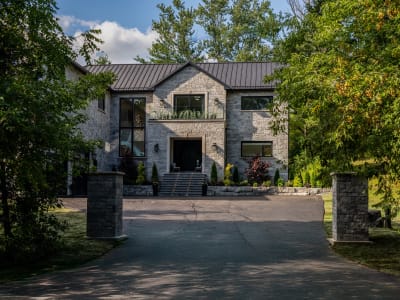 Luxury estate at 1067 Jerseyville Road West, Hamilton, ON — photo 2
