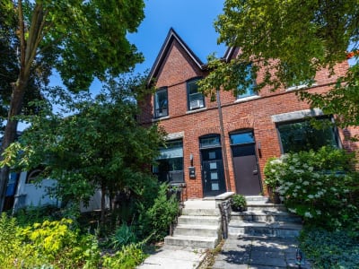 Luxury estate at 10 Follis Avenue, Toronto, ON — photo 2