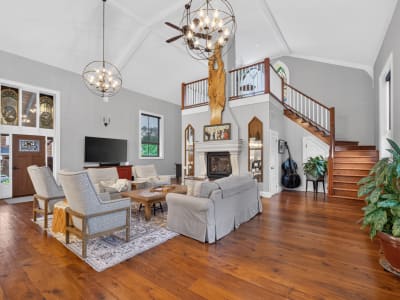 Luxury estate at 45 McMurray Street, Bracebridge, ON — photo 4