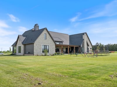 Luxury estate at 223853 Ostrander Road, Tillsonburg, ON — photo 18