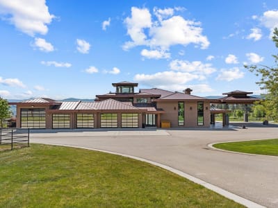 Luxury estate at 6487 Dixon Dam Road, North Okanagan, BC — photo 3