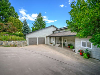 Luxury estate at 7994 Tronson Road, Vernon, BC — photo 40