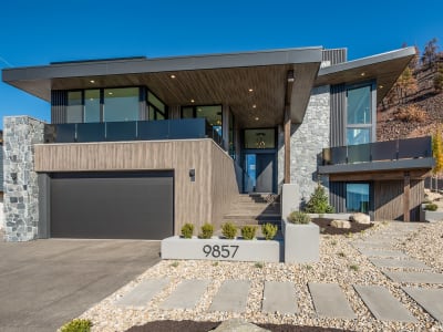 Luxury estate at 9857 Beacon Hill Drive, Lake Country, BC — photo 2