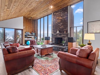 Luxury estate at 115 Isleview Place, Lions Bay, BC — photo 1