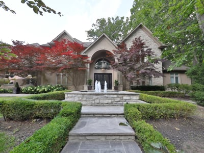 Luxury estate at 5047 Lakeshore Road, Burlington, ON — photo 5