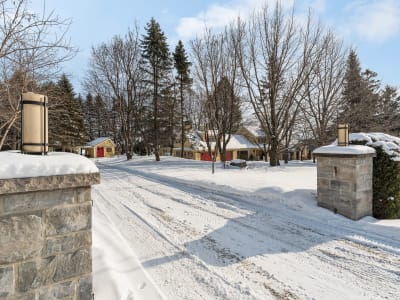 Luxury estate at 1365 Rue Principale, Saint-Paul-d'Abbotsford, QC — photo 32