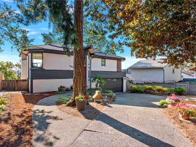 Luxury estate at 4101 Mariposa Heights, Victoria, BC — photo 2