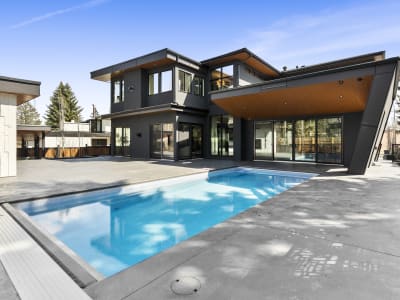 Luxury estate at 1016 Beverley Boulevard Southwest, Calgary, AB — photo 2