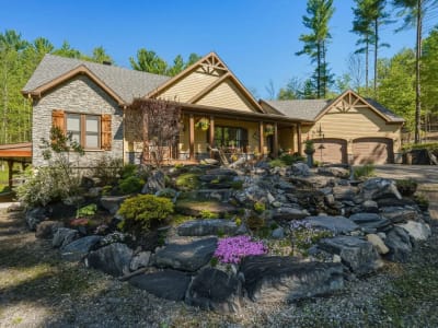 Luxury estate at 265 Rue Rosedale, Ayer's Cliff, QC — photo 4