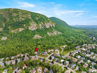 Luxury estate at 524 Rue des Falaises, Mont-Saint-Hilaire, QC — photo 27