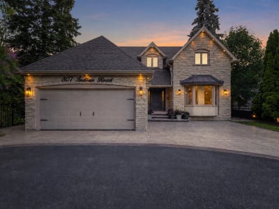 Luxury estate at 807 Indian Road, Mississauga, ON — photo 4