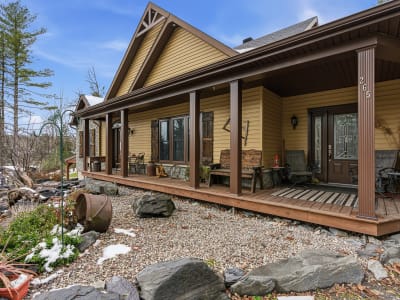 Luxury estate at 265 Rue Rosedale, Ayer's Cliff, QC — photo 5