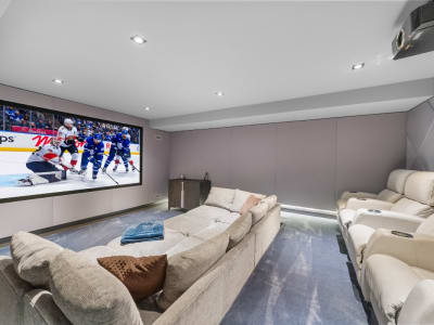 Luxury estate at 221 Dunvegan Road, Toronto, ON — photo 16