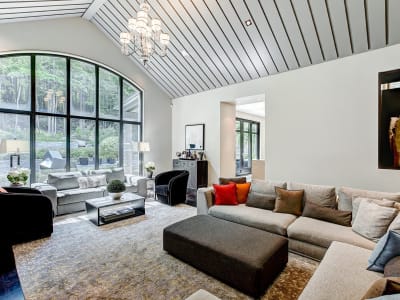 Luxury estate at 528 Rue du Sommet, Mont Saint-Hilaire — photo 7