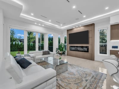 Luxury estate at 929 Canyon Boulevard, North Vancouver, BC — photo 21