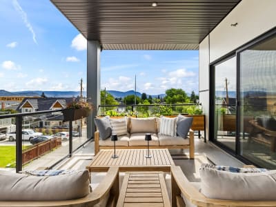 Luxury estate at 640 Wardlaw Avenue, Kelowna, BC — photo 1