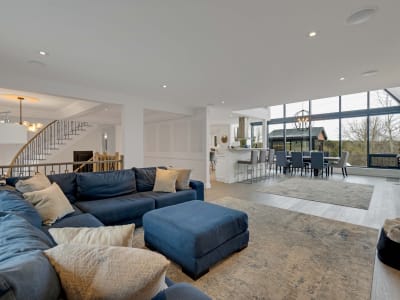 Luxury estate at 140 Ravendale Court, Vaughan, ON — photo 3