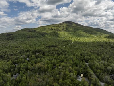 Luxury estate at 15 Chemin du Hibou, Eastman, QC — photo 18
