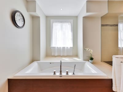 Luxury estate at 80 Oakes Drive, Mississauga, ON — photo 18
