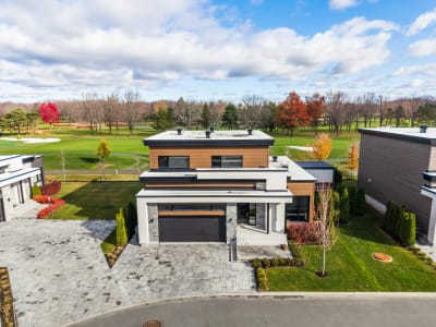 Luxury estate at 220 Rue Brunelle, Sainte-Julie, QC — photo 1