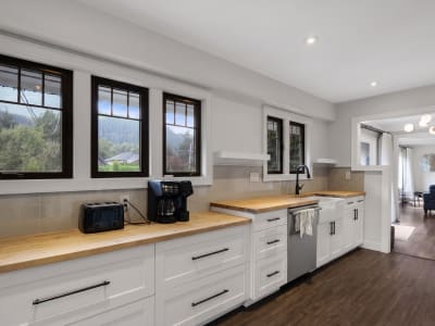 Luxury estate at 39726 Government Road, Squamish, BC — photo 11