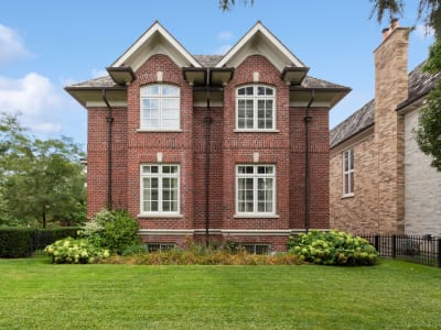 Luxury estate at 21 De Vere Gardens, Toronto, ON — photo 2