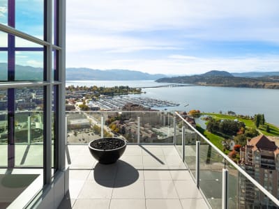 Luxury estate at 1181 Sunset Drive #2902, Kelowna, BC — photo 3