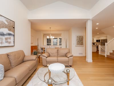 Luxury estate at 39 Holly Drive, Port Moody, BC — photo 6