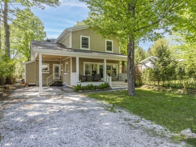 Luxury estate at 158 Avenue du Parc, Magog, QC — photo 1