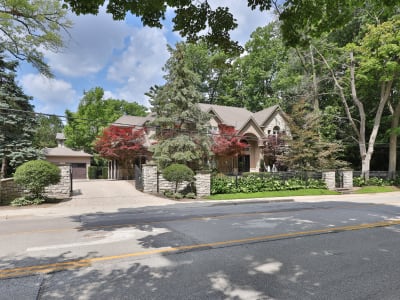Luxury estate at 5047 Lakeshore Road, Burlington, ON — photo 1