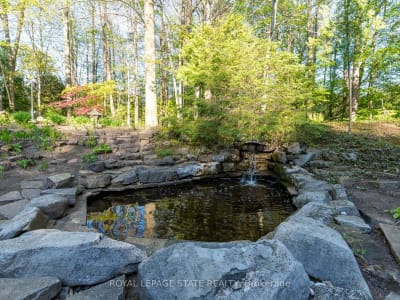 Luxury estate at 18 Elder Crescent, Hamilton, ON — photo 4