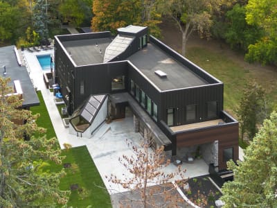 Luxury estate at 1438 Haig Blvd, Mississauga, ON — photo 2