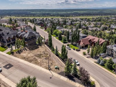 Luxury estate at 7695 Elkton Drive Southwest, Calgary, AB — photo 2