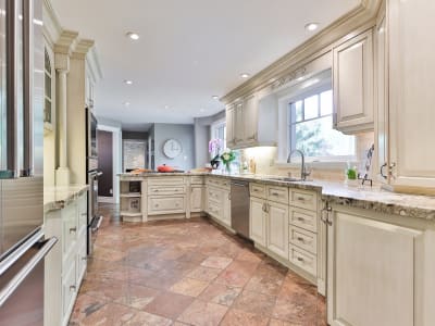 Luxury estate at 1293 Greenoaks Drive, Mississauga, ON — photo 6