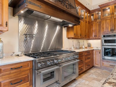 Luxury estate at 4303 Takla Road, Kelowna, BC — photo 11