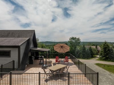 Luxury estate at 8 Rue des Cascades, Eastman, QC — photo 2