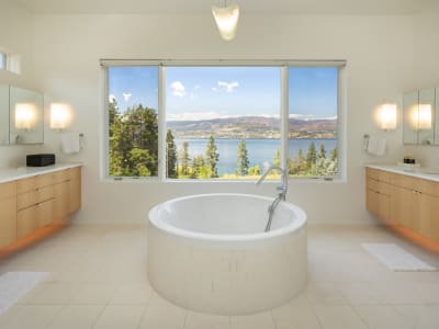Luxury estate at 4840 Lakeshore Road, Kelowna, BC — photo 19