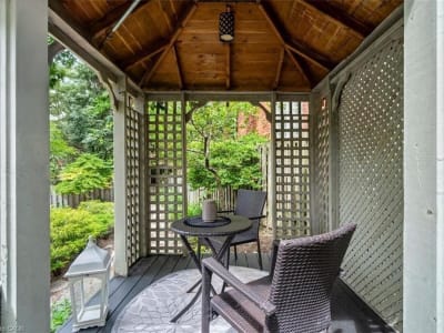Luxury estate at 381 Queen Street South, Hamilton, ON — photo 25
