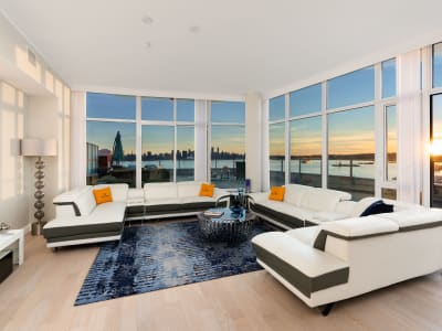 Luxury estate at PH3 175 Victory Ship Way, North Vancouver, BC — photo 12