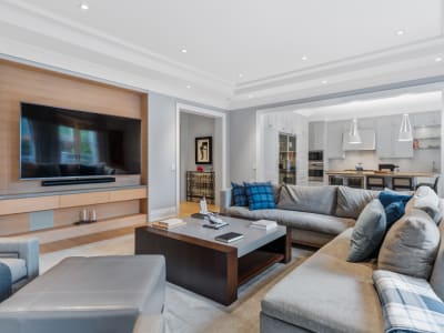 Luxury estate at 221 Dunvegan Road, Toronto, ON — photo 6