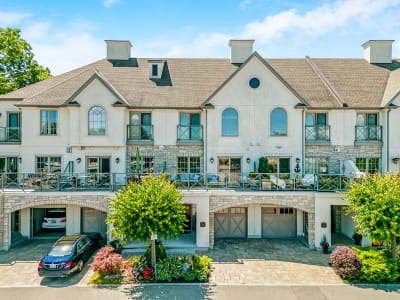 Luxury estate at 19 Lake Street unit 18, Grimsby, ON — photo 1