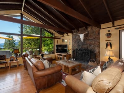 Luxury estate at 315 Bayview Road, Lions Bay, BC — photo 9