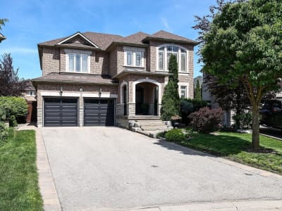 Luxury estate at 140 Humber Forest Court, Vaughan, ON — photo 1