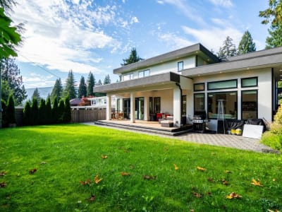 Luxury estate at 929 Canyon Boulevard, North Vancouver, BC — photo 27