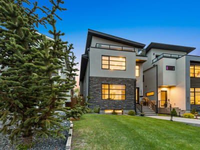 Luxury estate at 4832 21 Ave NW, Calgary, AB — photo 2