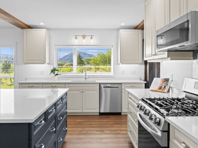 Luxury estate at 7207 Tucelnuit Drive, Oliver, BC — photo 14