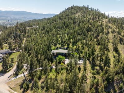 Luxury estate at 324 Clifton Road, Kelowna, BC — photo 6